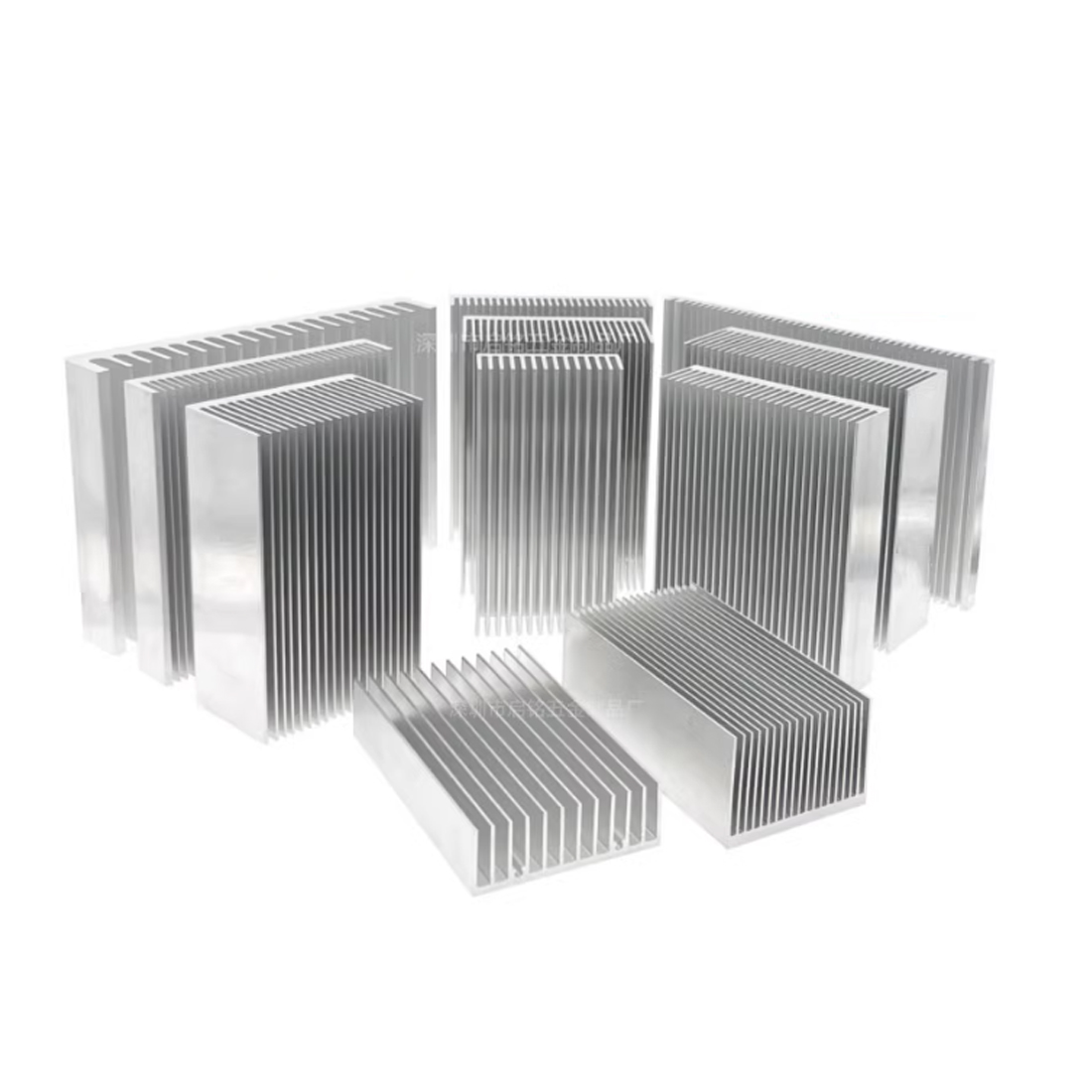 アルミ製ヒートシンクラジエーター電子ICチップ冷却用熱伝導テ - Heatsink のレビューと価格